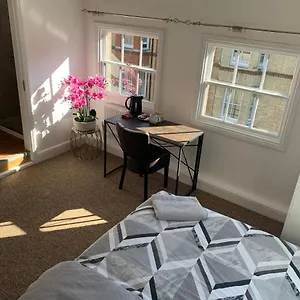 https://castle-hill-resident.cambridgehotelsuk.com